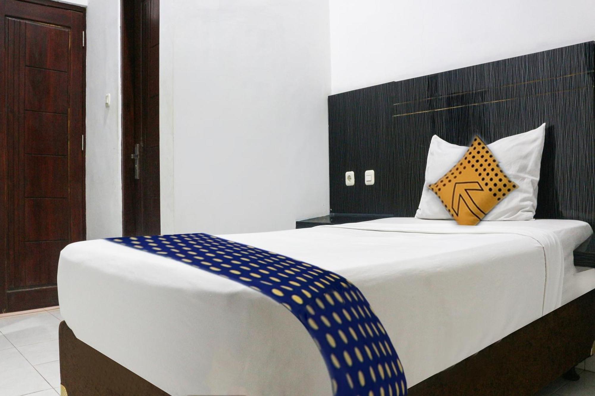 Spot On 3605 Clarichie Guest House Kupang  Exterior foto